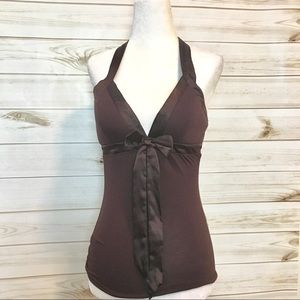 Sleveless brown top